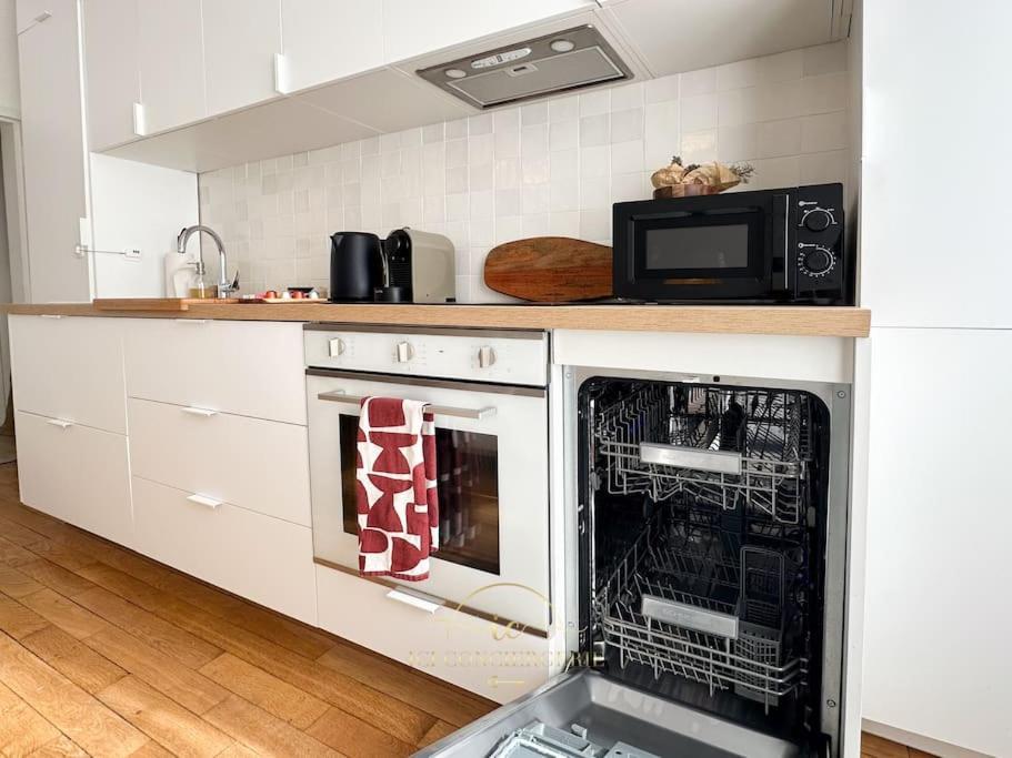 Le Petit Saint Louis Apartment Versailles Exterior foto